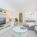 Versalles - Only Families Apartment Cambrils