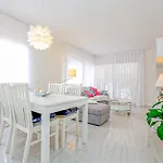 Versalles - Only Families Apartment